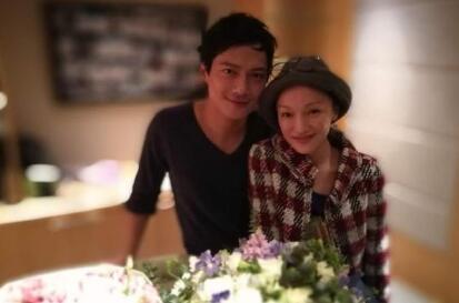 ��ʥԶ��������ǰ����һ÷��˭ͼƬ ��Ѹ���ʥԶ�����������