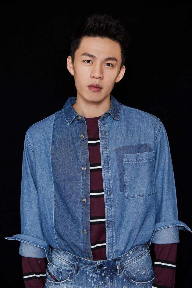 �����İְ���˭��ͥ�������� ����������������Ů������˭