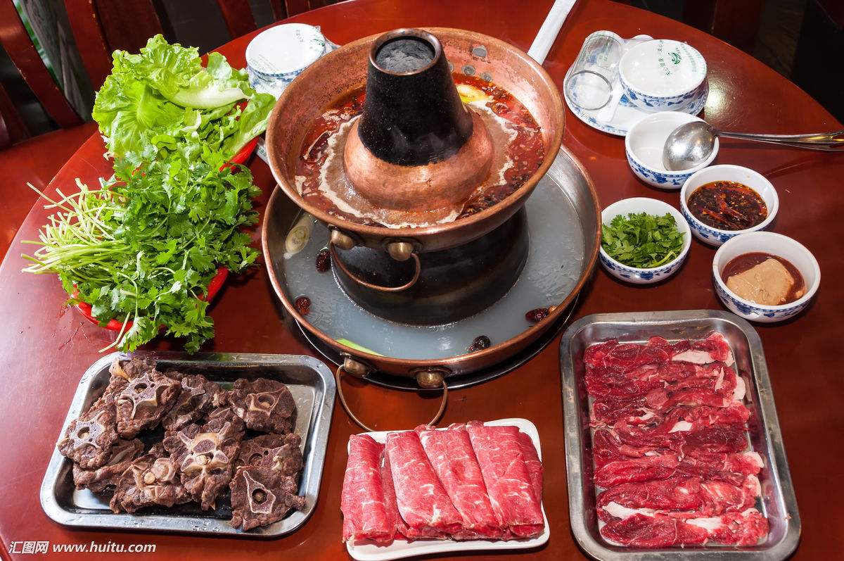 �й���ɫ������о����а���������û�Թ� ÿ�ֶ�����һ�Ծ����