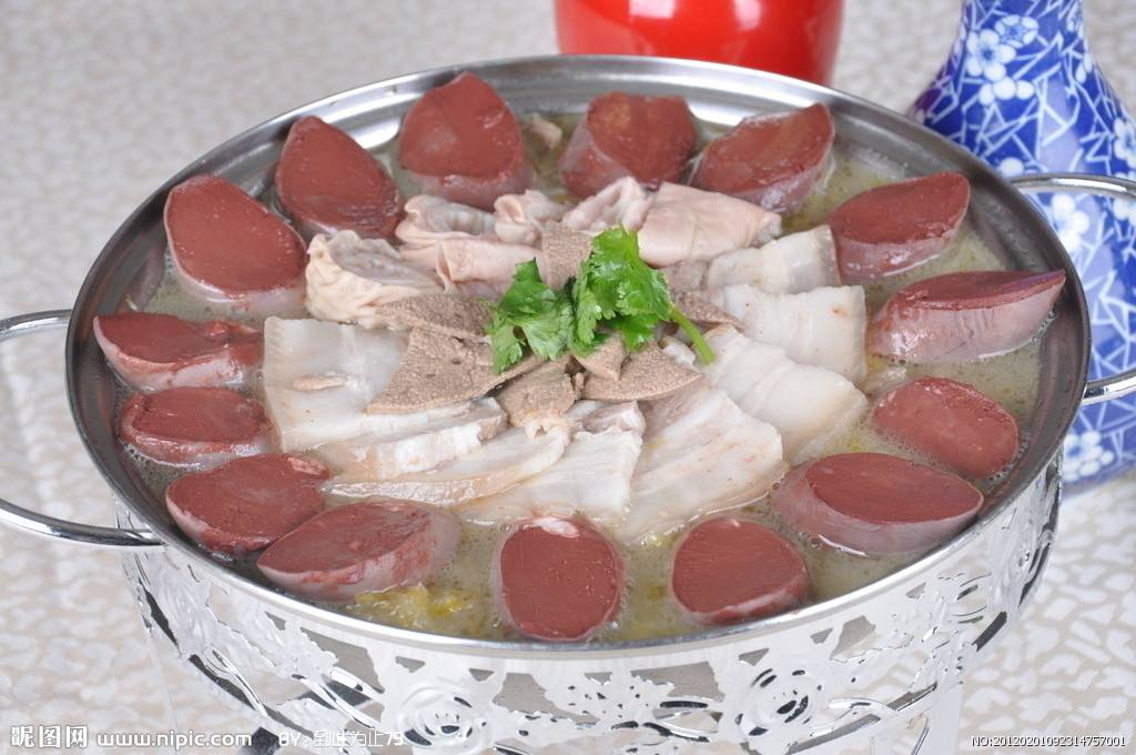 �й���ɫ������о����а���������û�Թ� ÿ�ֶ�����һ�Ծ����