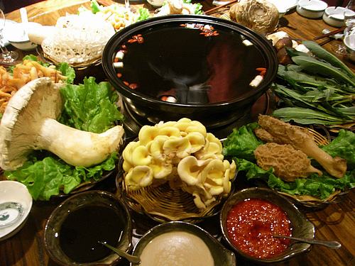 �й���ɫ������о����а���������û�Թ� ÿ�ֶ�����һ�Ծ����