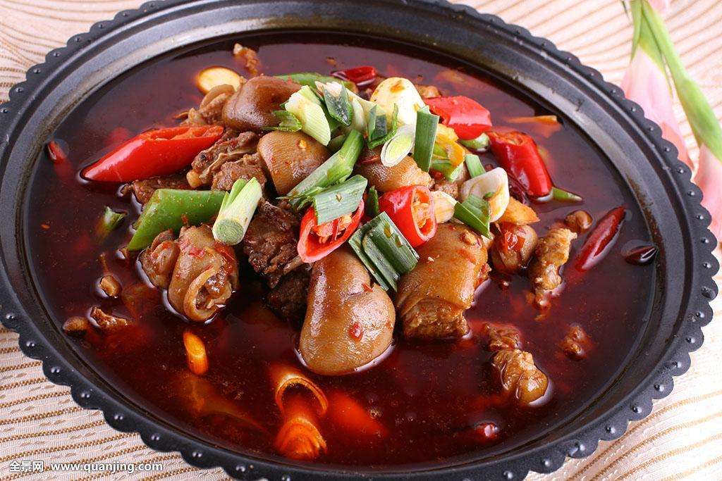 �й���ɫ������о����а���������û�Թ� ÿ�ֶ�����һ�Ծ����