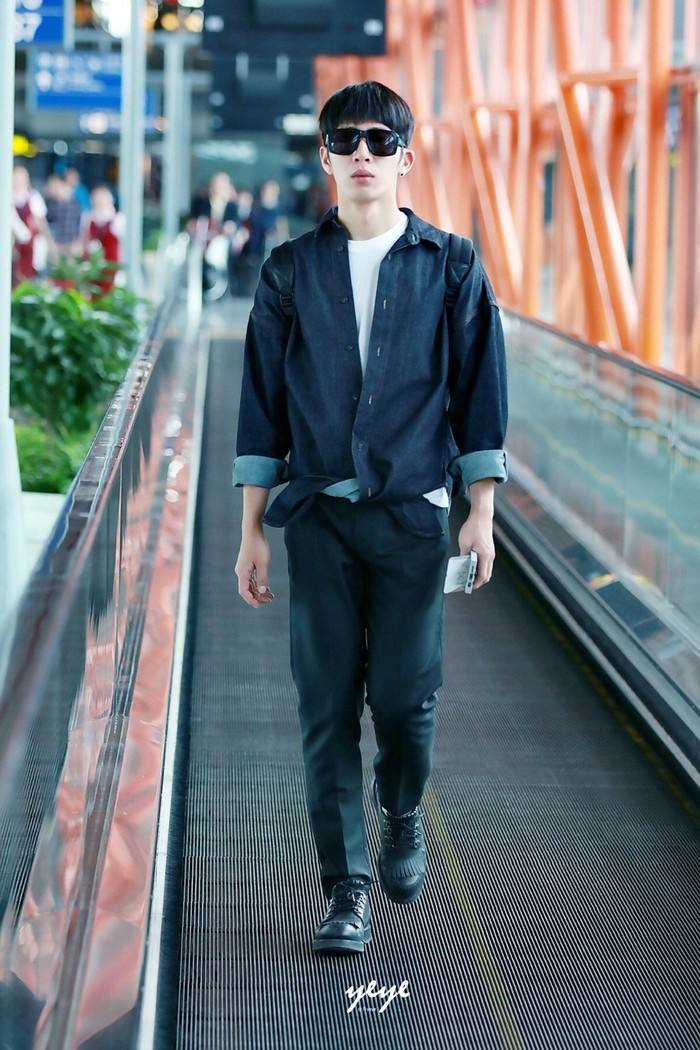 ����Ȼ�����عⱳ��Ĺ����������� ����Ȼ������������ô�ߺ��