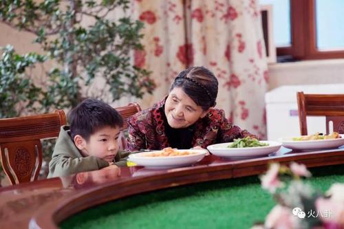 �����������Ӷ���Ǯ ���Ӽ�ͥ������ĸ��ʲô�� ���ӵ�ĸ������