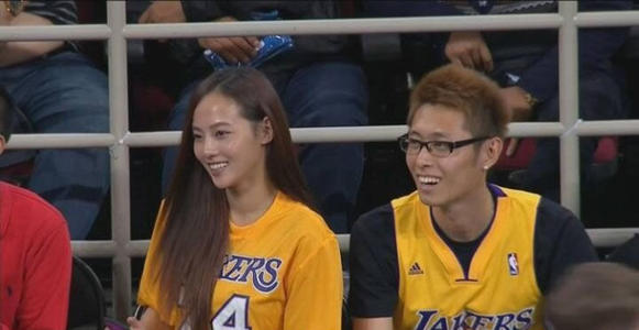 �ż����Ϲ�����͵������� �ż����Ϲ�����������ʷǰŮ�Ѱ�Ƥ