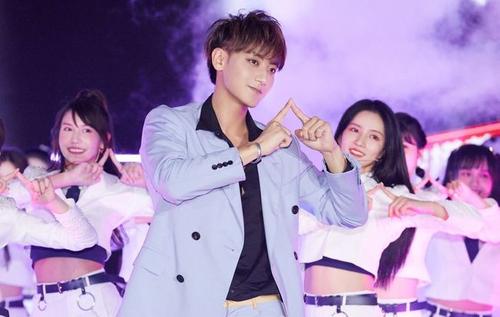 �����ϲ��Ů���ļ�������Ϊɶϲ�����Լ����Ů�� ����Ե�ɽ���