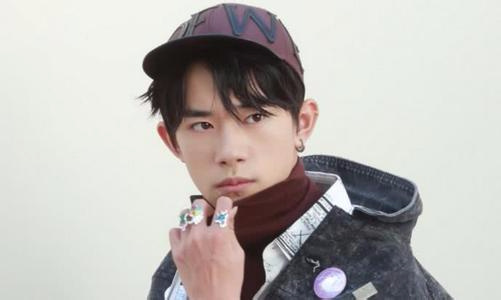 ����ǧ��̸Ů���Ѳɷ� ����ǧ������÷����������˭���ڻ���ϵ��