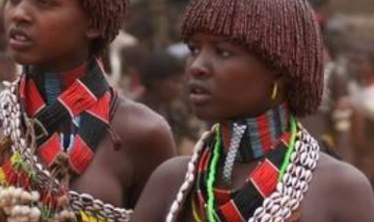 非洲土著女人真实现状曝光 非洲土著部落原始风俗令人惊悚
