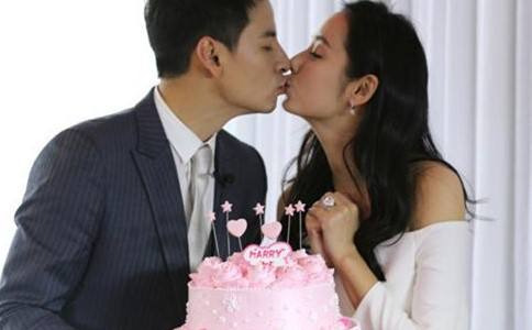 ǮӾ��������˭��ĸ��ʲô���Ǹ������� ��һǮӾ�����İ�Ƥ