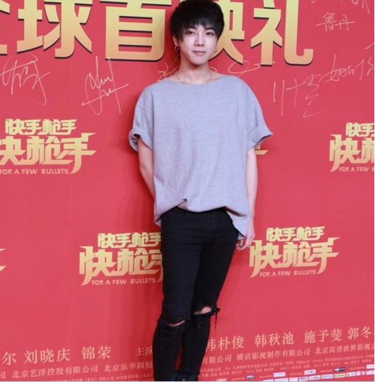 华晨宇性格突然变了好恶心怎么像个娘们儿 华晨宇为什么变这么娘