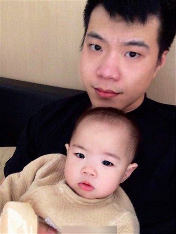 黄毅清真实背景曝光 黄毅清家里干什么的哪来那么多钱