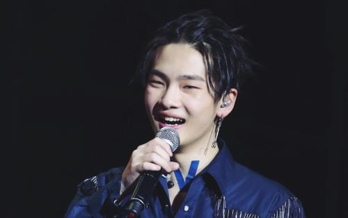 �����϶�߶�����2000����1999 �������ֱ۵�����ͼ����ɶ����