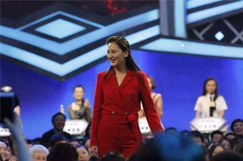 黄澜为什么那么厉害那么有钱 制片人黄澜丈夫是谁前夫汤易文简介