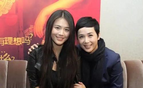 ��˼���м���ǰ���ѵ�׷����ĳ�����˭ ��˼��ǰ����лΡ��Ƭ