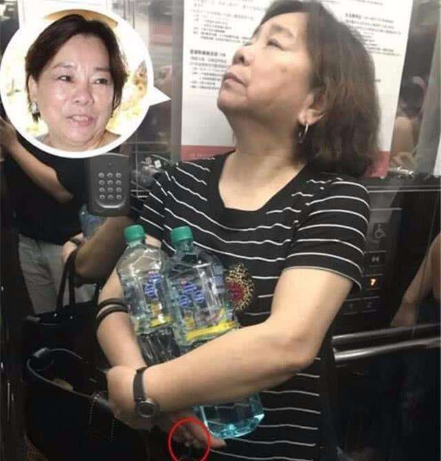 ��ʫʫ�������Ĳ���������Ϊ��ϱ��ϵ ��������¡���Ŷ�ʫʫ����