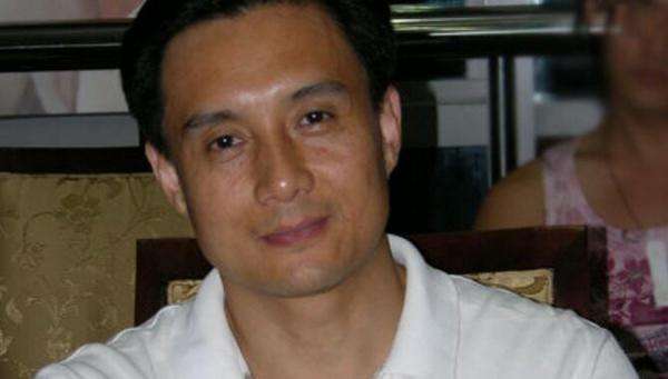 �����ѵ������������Ͻ������ԭ�� �����ѵ�����������˭��Ƭ