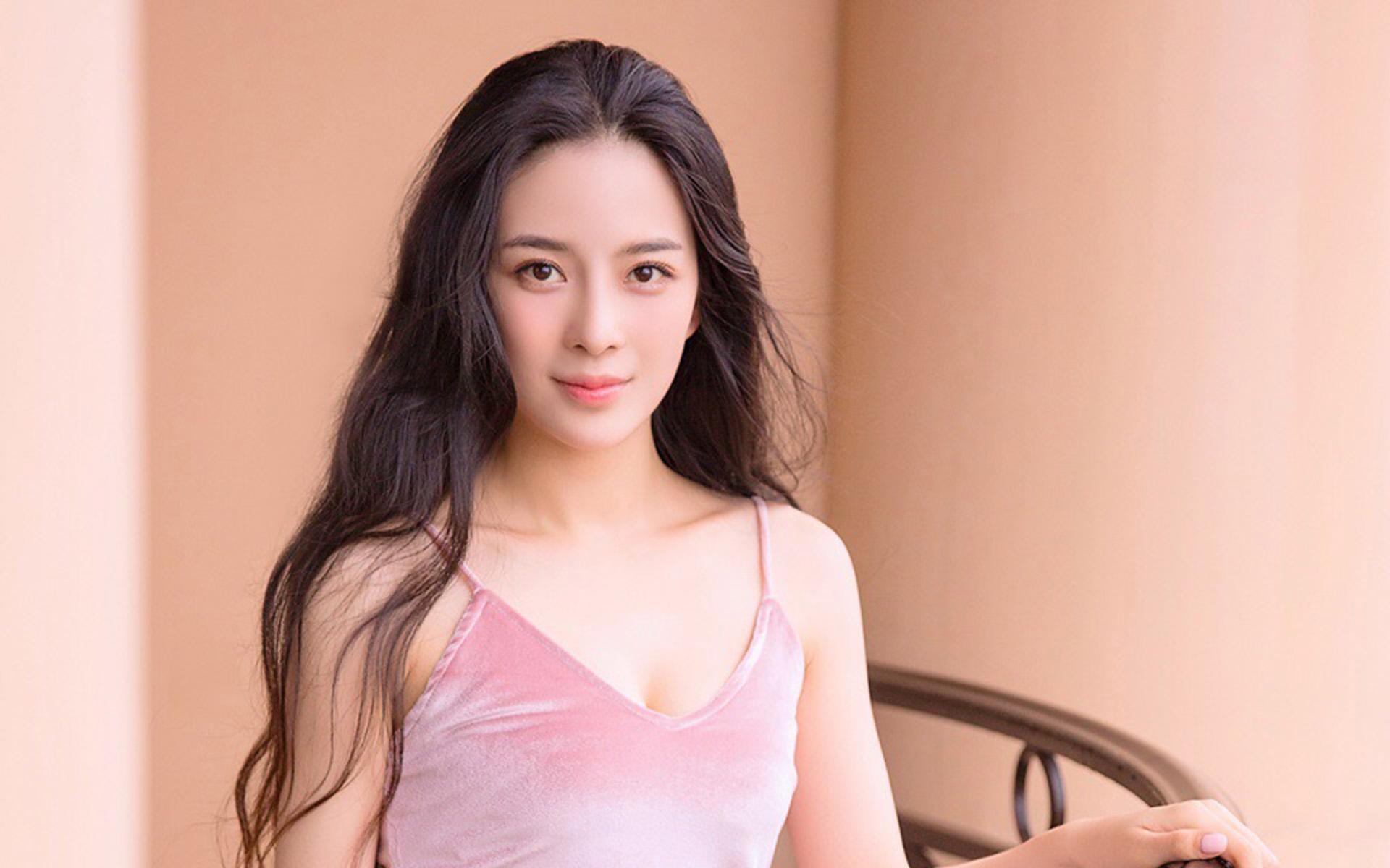 ��Ա��ӣ�ӵĸ������ϼ���������������� �Ժ�ӣ�ӵ����ɷ���˭