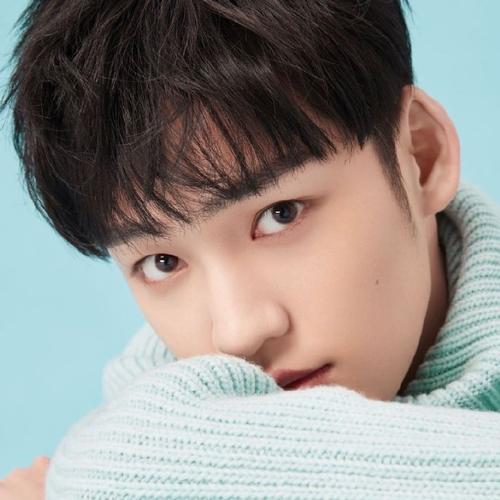 李浩菲男友付伟伦比她大两岁,1997年出生,中国内地男演员,模特.