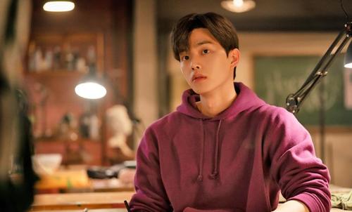 ������Ա�ν��������������ݵĵ��Ӿ� �ν���Ů��������˭