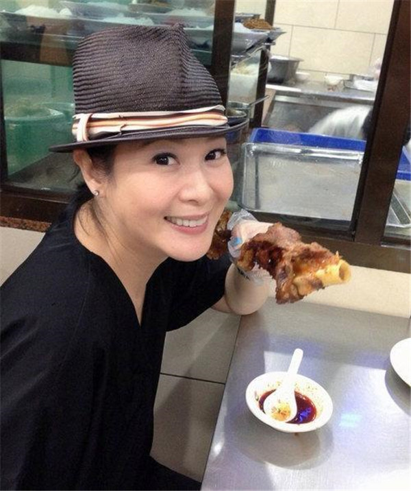 刘若英的老公钟小江是几婚今年多大干嘛的 钟小江和前妻有儿女吗