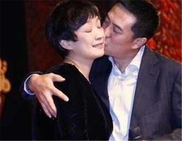 张嘉译前妻杜珺是谁简介有孩子吗 张嘉译为什么不要前妻离婚原因