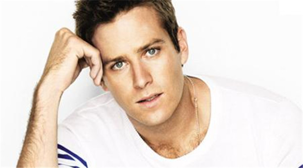 ���׺�ĪΪʲô�д�����ͬ־����� ���Ӹ�С�����˭ʲô��ϵ