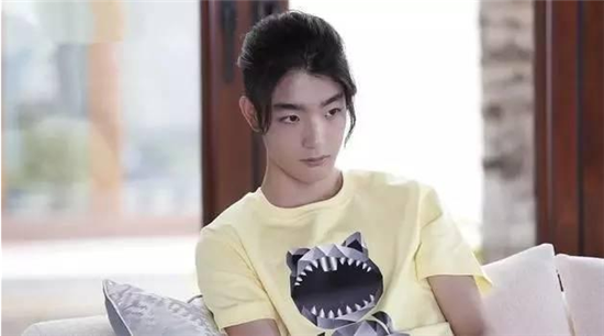 ��С���м��λ�����һ���Ϲ���˭ ��С�ճ���С������˭��Ƭ