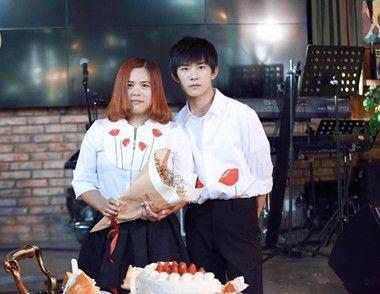 姨太爆料易烊千玺家境爸爸易上捷是做什么的公司个人资料照片曝光