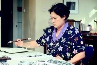 泰国公主诗琳通年轻时照片长什么样