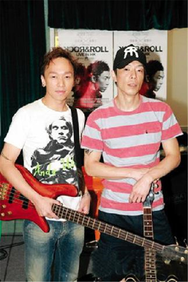 黄贯中靠什么经济来源一年的收入有多少 黄贯中在香港的地位现状