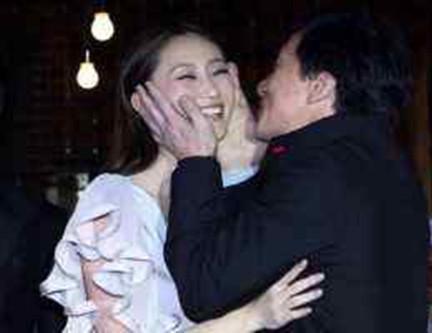 �������������Ϲ���˭�ͳ�����ʵ��ϵ���� �����ǳ�����Ů��