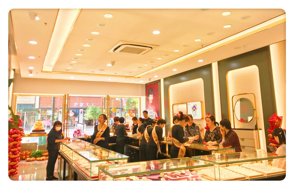 钻石王老五李厚霖:爱断三次皈依佛门 看破红尘还是因果报应