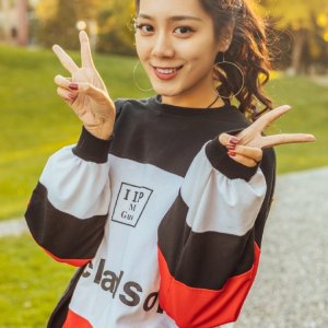 非诚勿扰杨若男牵手是哪一期被谁牵走了 杨若男微博身高资料照片