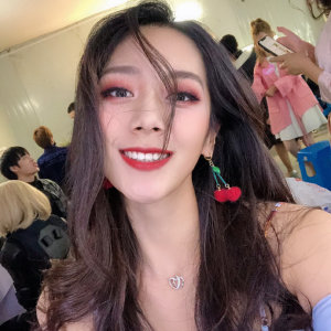 非诚勿扰杨若男牵手是哪一期被谁牵走了 杨若男微博身高资料照片