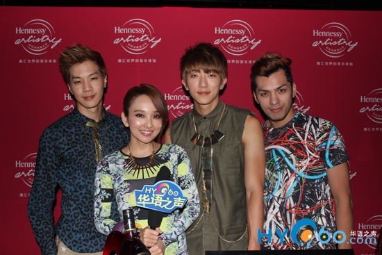 �������Ͻ�ɢ��Ļ��Ա�������� �������Ͻ�ɢ���Ա���ڸ���