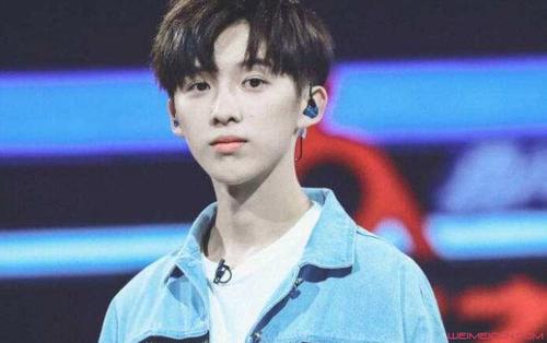 ����Դ���������ĸ�ѧУ��ҵ��������Ů����˭ ����С����������