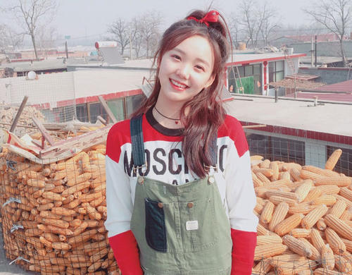 ����Դ���������ĸ�ѧУ��ҵ��������Ů����˭ ����С����������