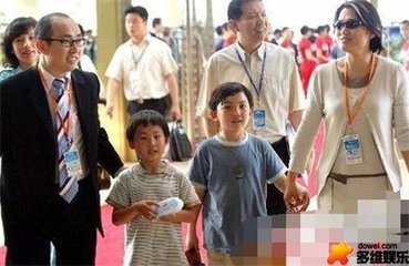 ��ʯ�ٵ�һ��������˭������Ƭ ��ʯ��Ϊʲô����ǰ��