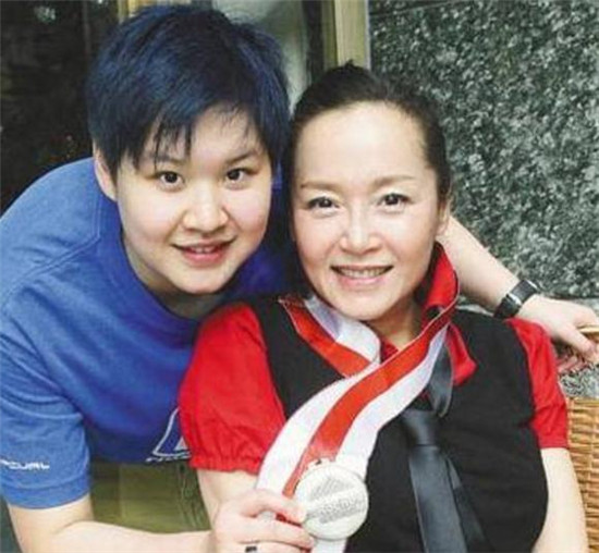 ��椵�Ů����˭����ʲô ���Ů���ж�װ����̫�����ǰְ���