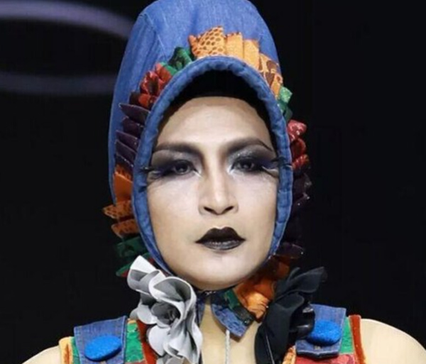 陈志朋为什么变成这样 雷人造型是被迫的被公司神秘组织控制威胁