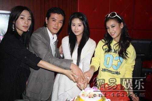 ���Ӻͻ�ʥ���Ĺ�ϵ ���ӶԻ�ʥ�����氮ΪʲôΪ��ӱ�����ʥ��