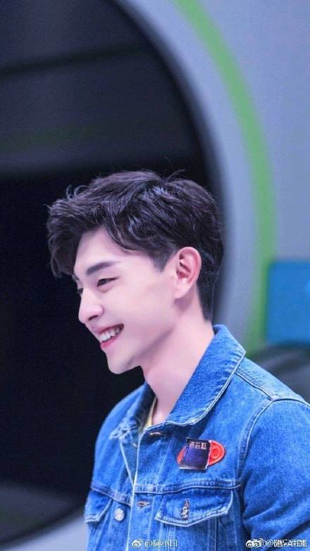 邓伦在现实中结婚了吗和谁结婚了老婆照片 迪丽热巴邓伦公开恋情