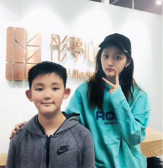 ����һ���������ź���ǰ������Сޥ�� ������������ȥ����