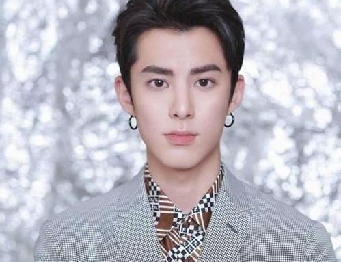 ����馵ļ�ͥ������������ĸ�Ǹ�ʲô�� �������˭���µ�����