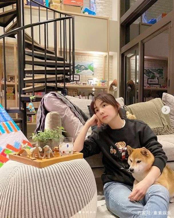 Ella��լ�ھ������Ϲ�����Ǯ�𱳾� EllaΪʲô���Ҹ�ԭ�����