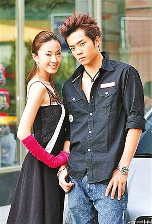 姚元浩曝王心凌私照尺度这么大 姚元浩23CM什么梗不能满足王心凌