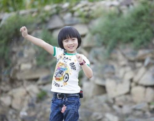 СС־kimi���ڳ�����Ƭ kimi�����˺ܳ���־ӱ����ͼƬ