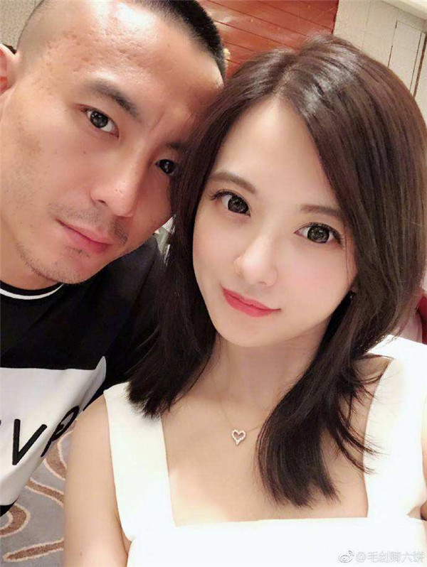 毛剑卿老婆周晶洁资料 毛剑卿和周晶洁真的离婚了吗