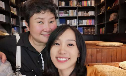 Ů��Ա��Ң�����������߼�� ��Ң�ļ�������ĸ����˭�ͻ�����ϵ