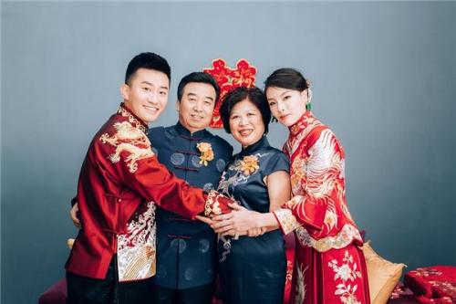 张效诚家庭资料家境父母资料介绍 吴敏霞上海豪宅曝光年收入多少